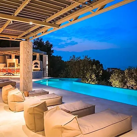 Adrias Kefalonia Zóla